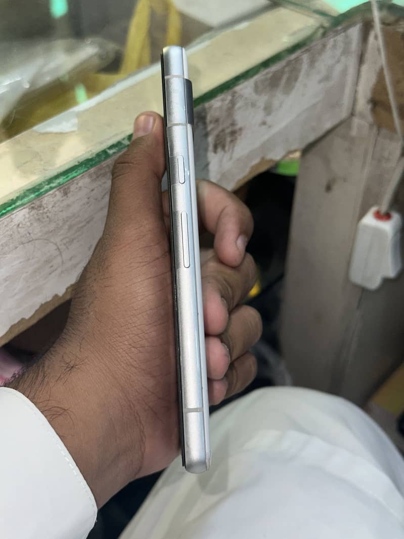 Google Pixel 7a 6