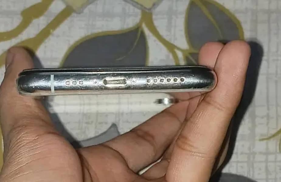 Apple iPhone XS 1