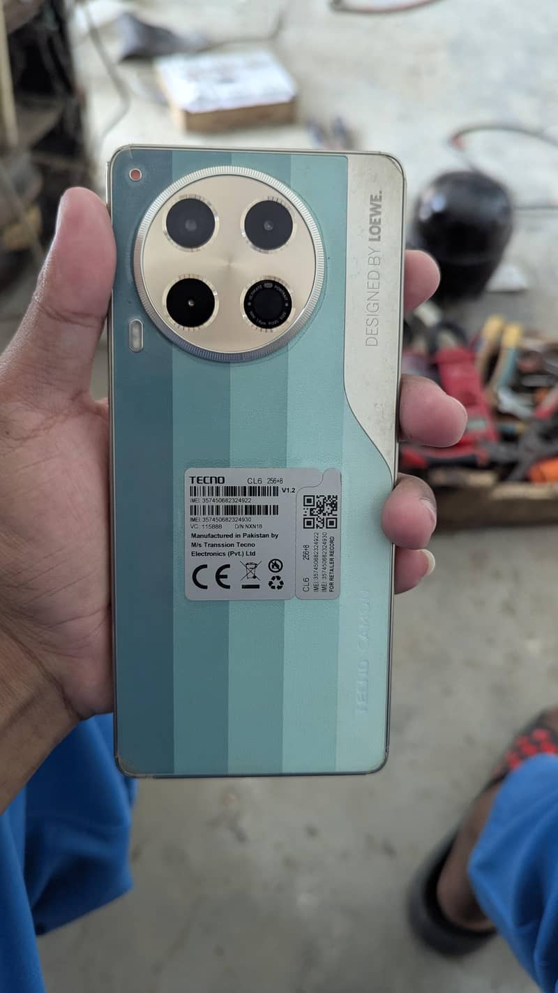 Tecno CAMON 30 0