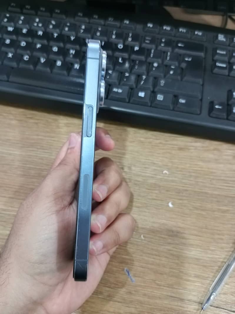 Apple iPhone 13 Pro 4