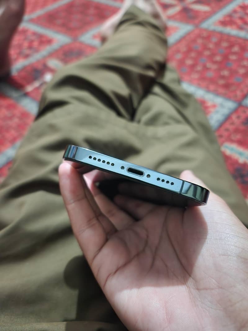 Apple iPhone 12 Pro Max 1