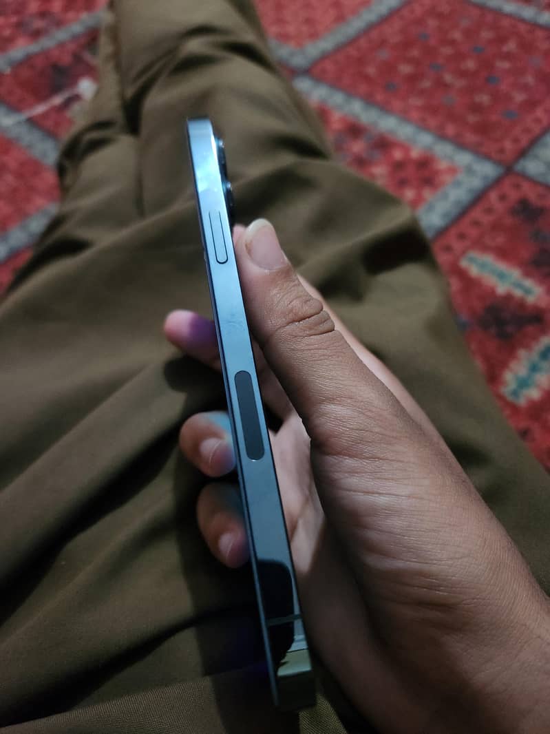 Apple iPhone 12 Pro Max 3