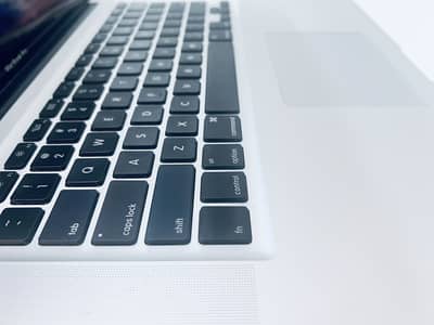MacBook Pro 2011 - Casing and Motherboard only - 15 inch