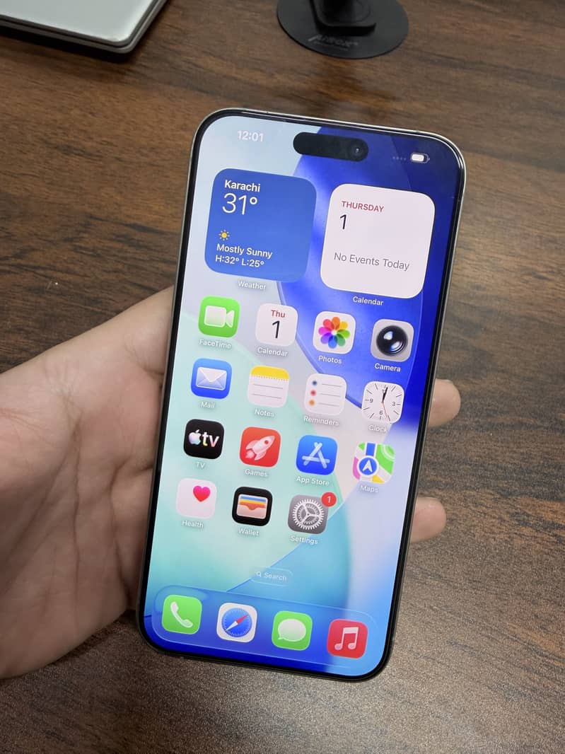 Apple iPhone 15 Pro Max 1