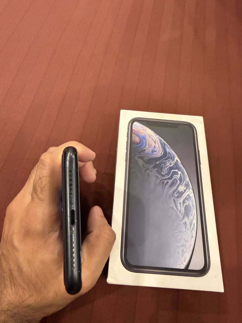 Apple iPhone XR 6