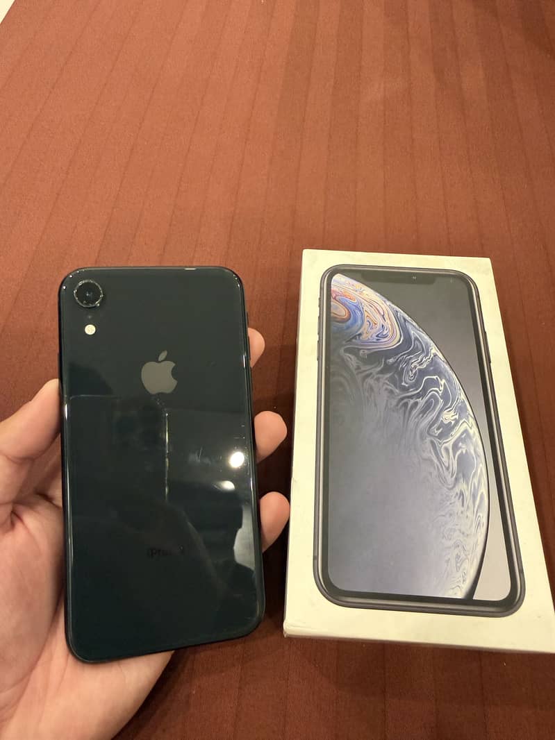 Apple iPhone XR 0