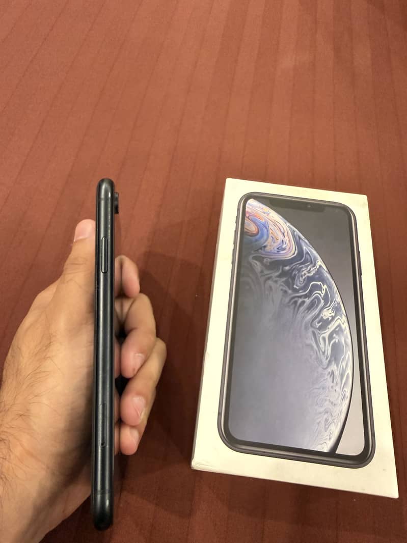 Apple iPhone XR 8