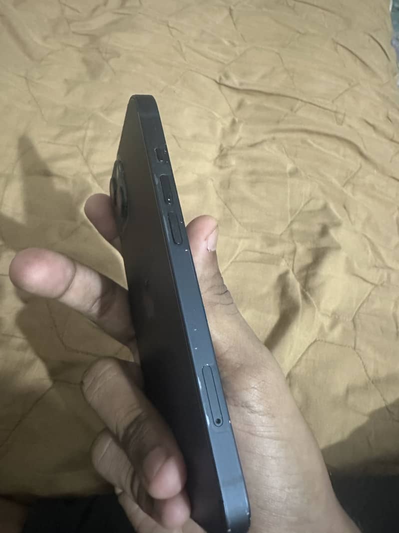 Apple iPhone 13 3