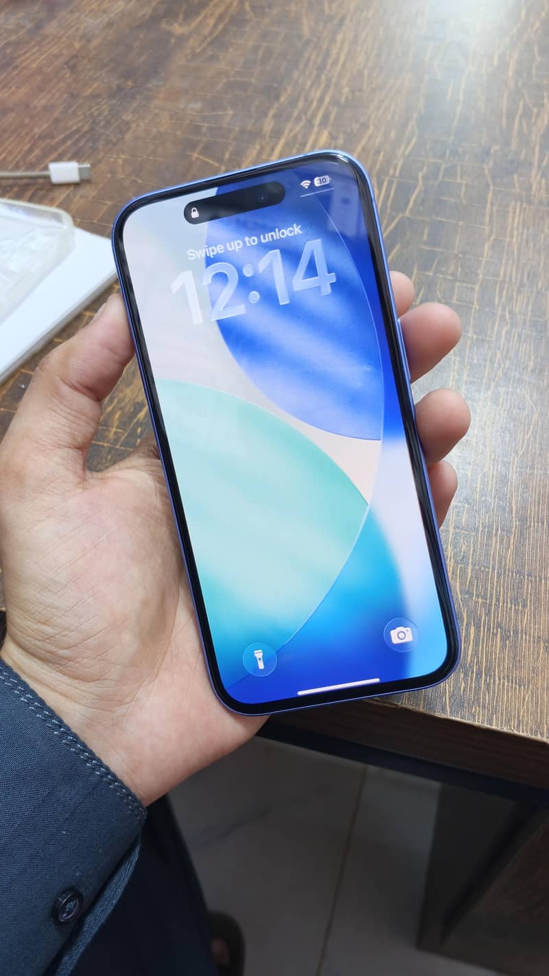 Apple iPhone 16 1