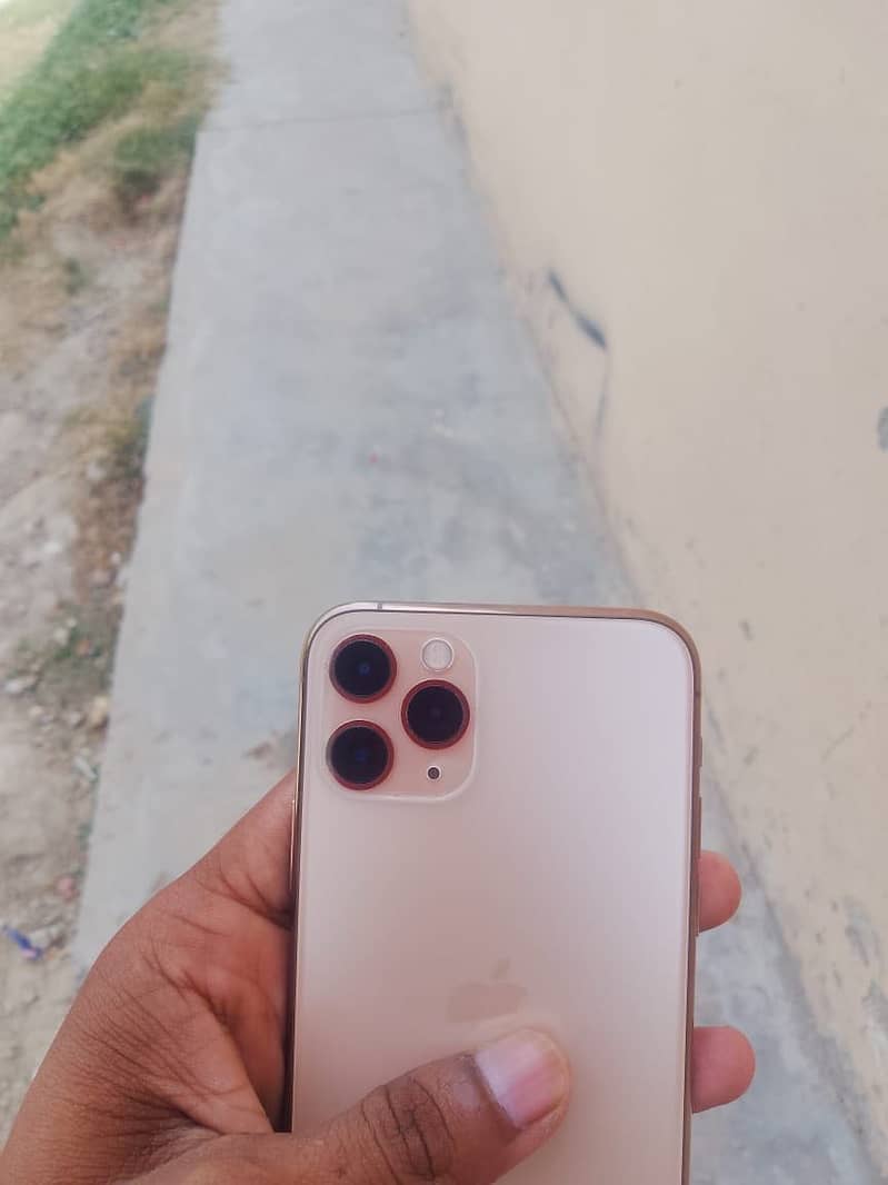 Apple iPhone 11 Pro 2