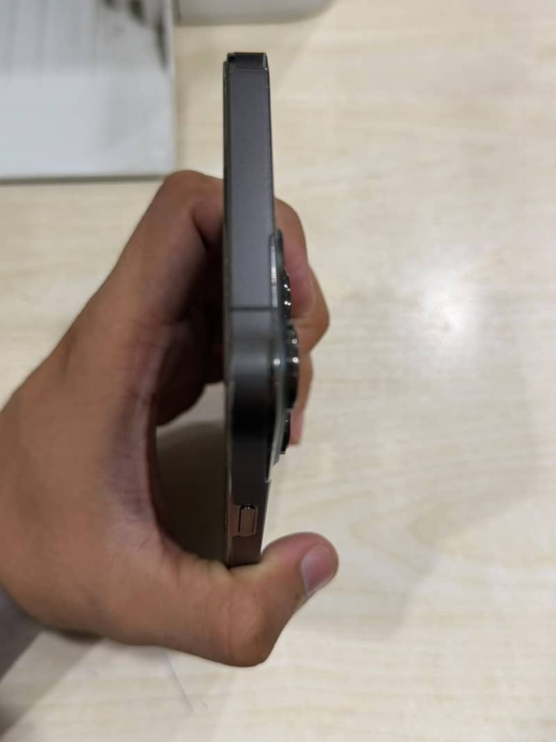 Apple iPhone 13 Pro Max 2