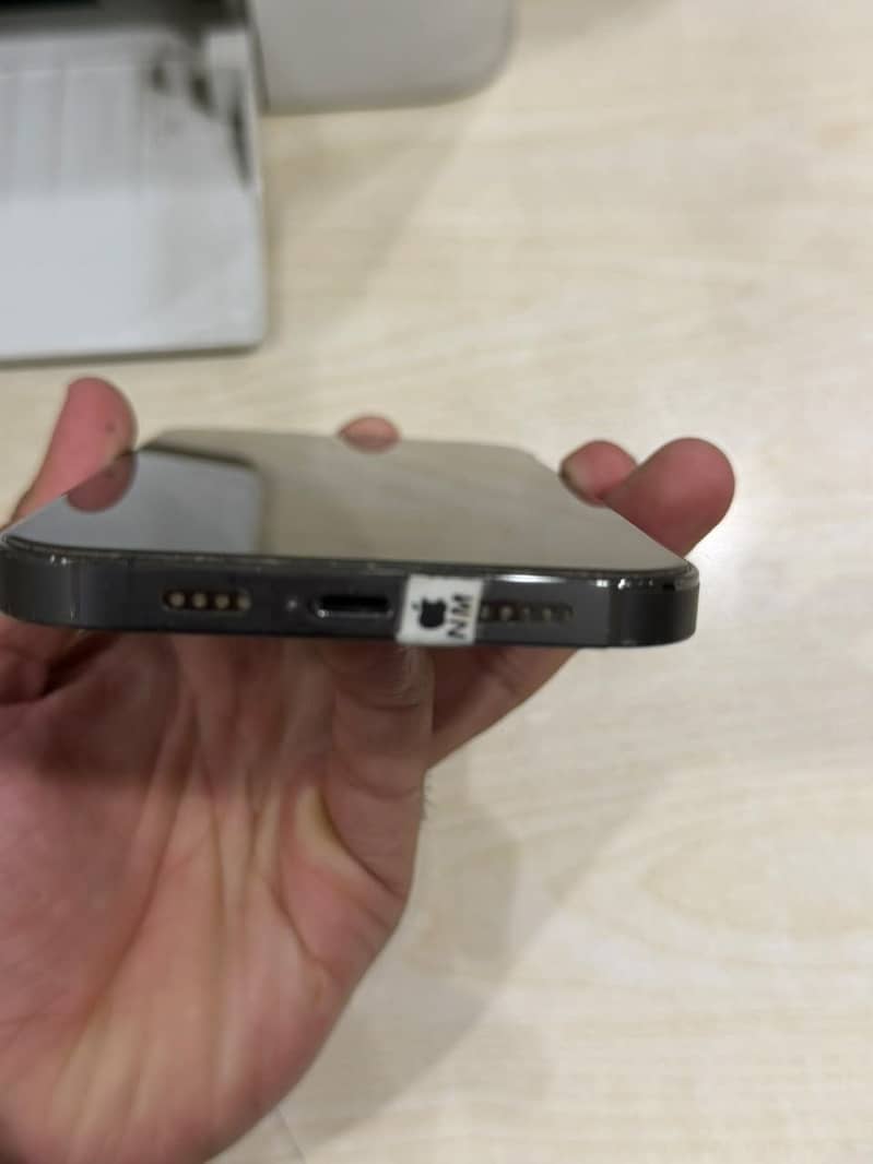 Apple iPhone 13 Pro Max 3