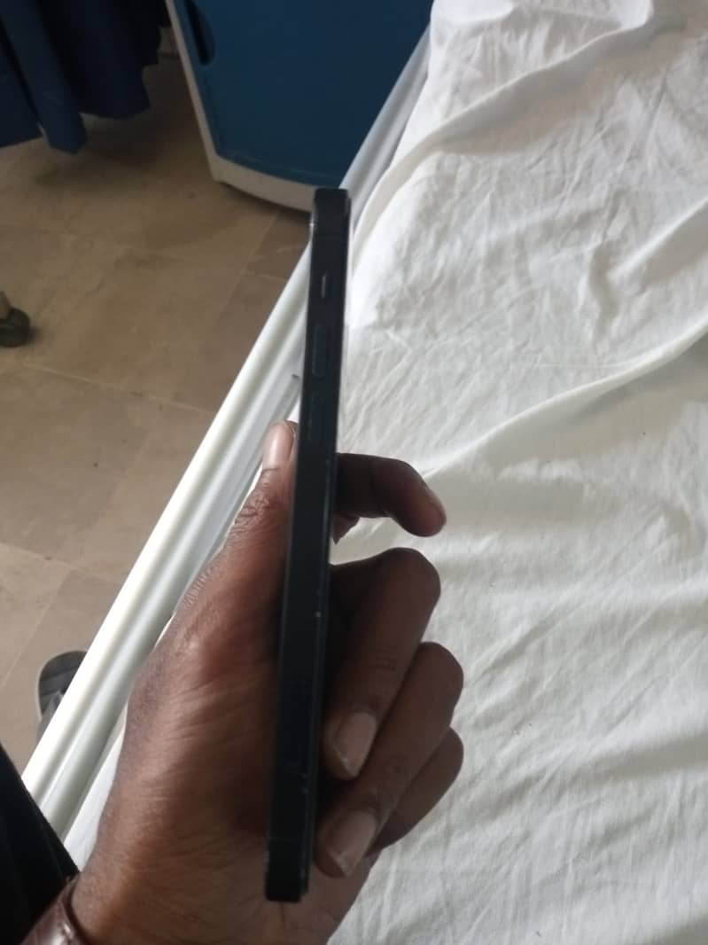 Apple iPhone 12 5
