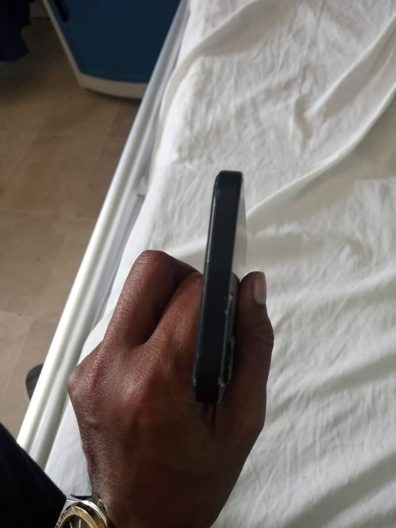 Apple iPhone 12 6