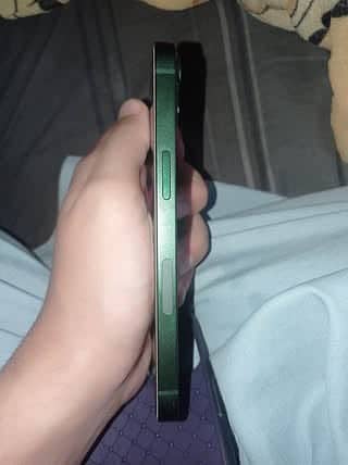 Apple iPhone 13 3