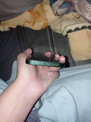 Apple iPhone 13 4