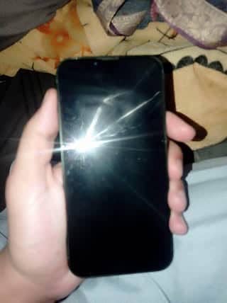Apple iPhone 13 5