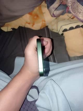 Apple iPhone 13 7