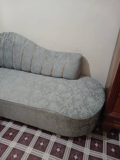 dewan bilkul new ha