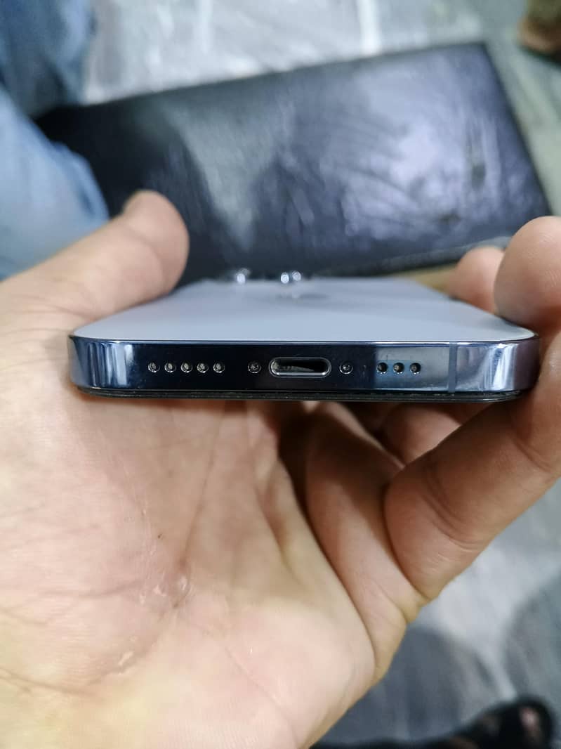 Apple iPhone 13 Pro 2