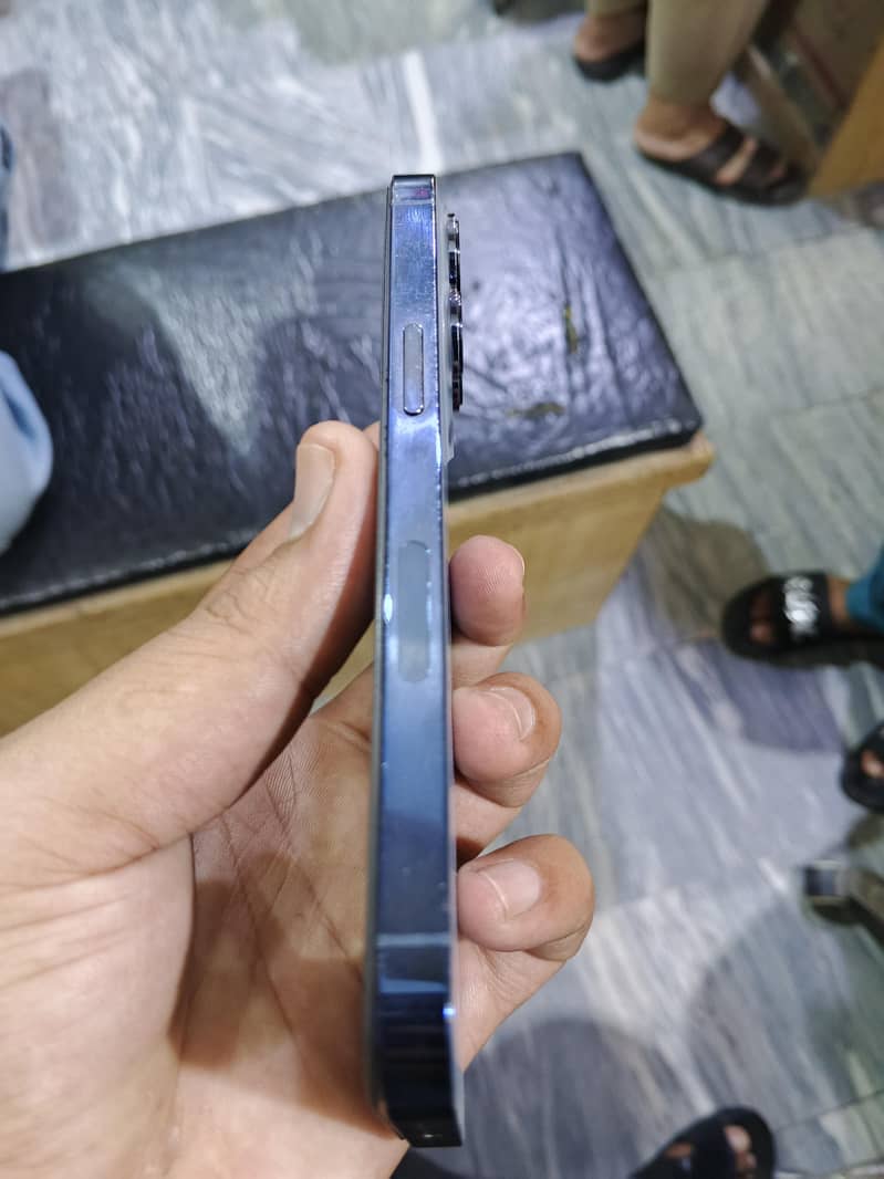Apple iPhone 13 Pro 3