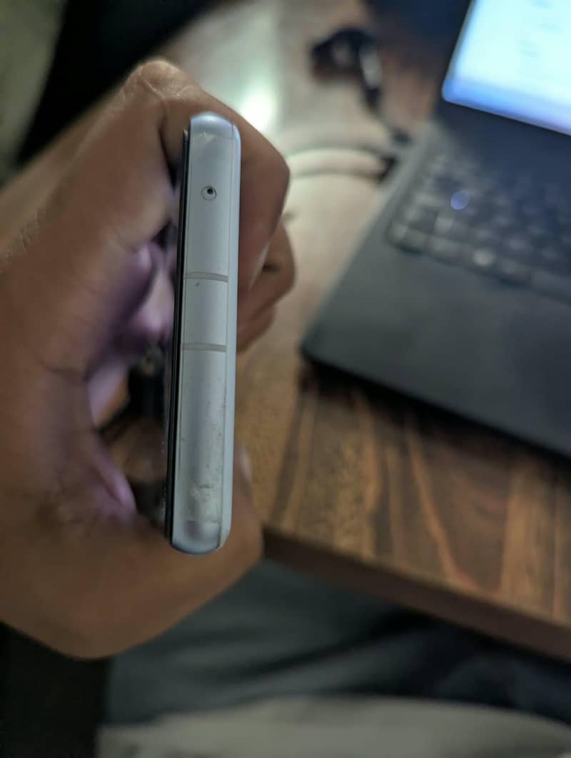 Google Pixel 7a 5