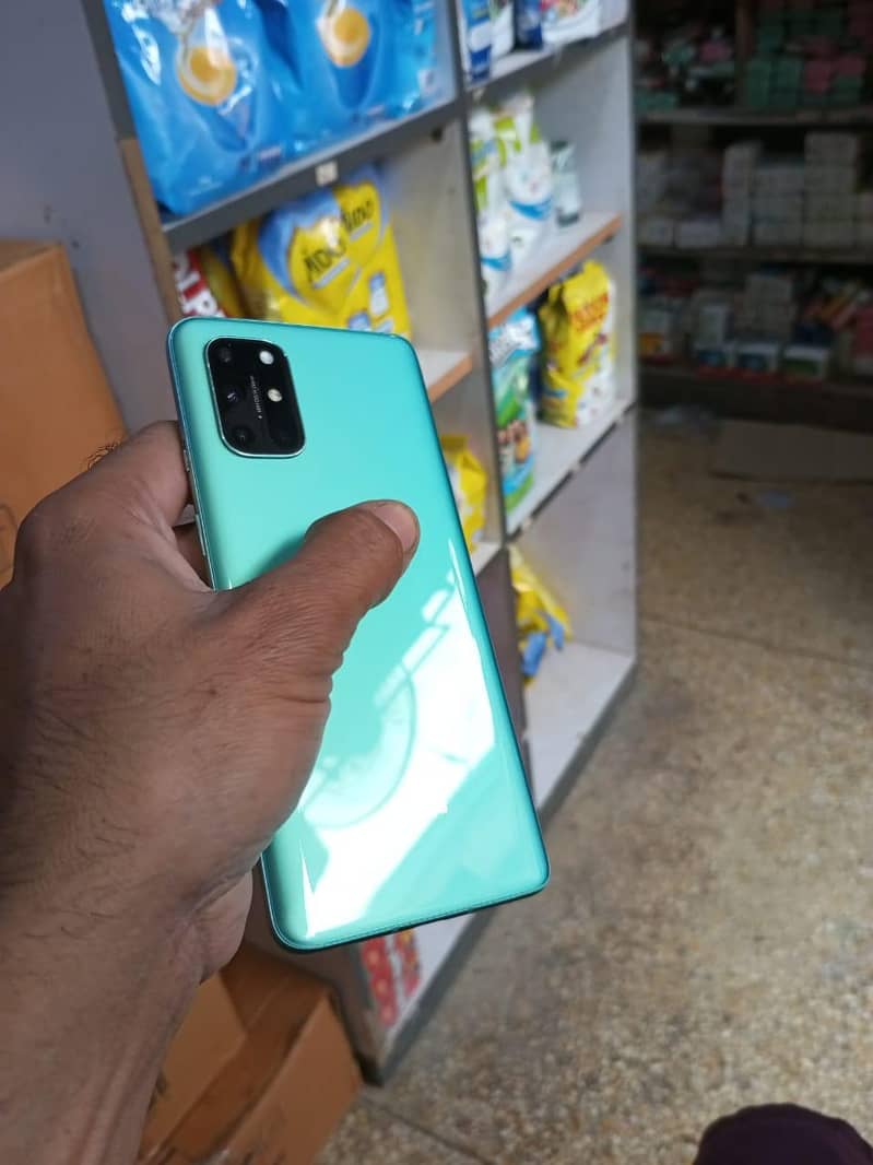 one plus 8t 4