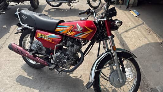 Honda cg 125 6200km chala ha all ok