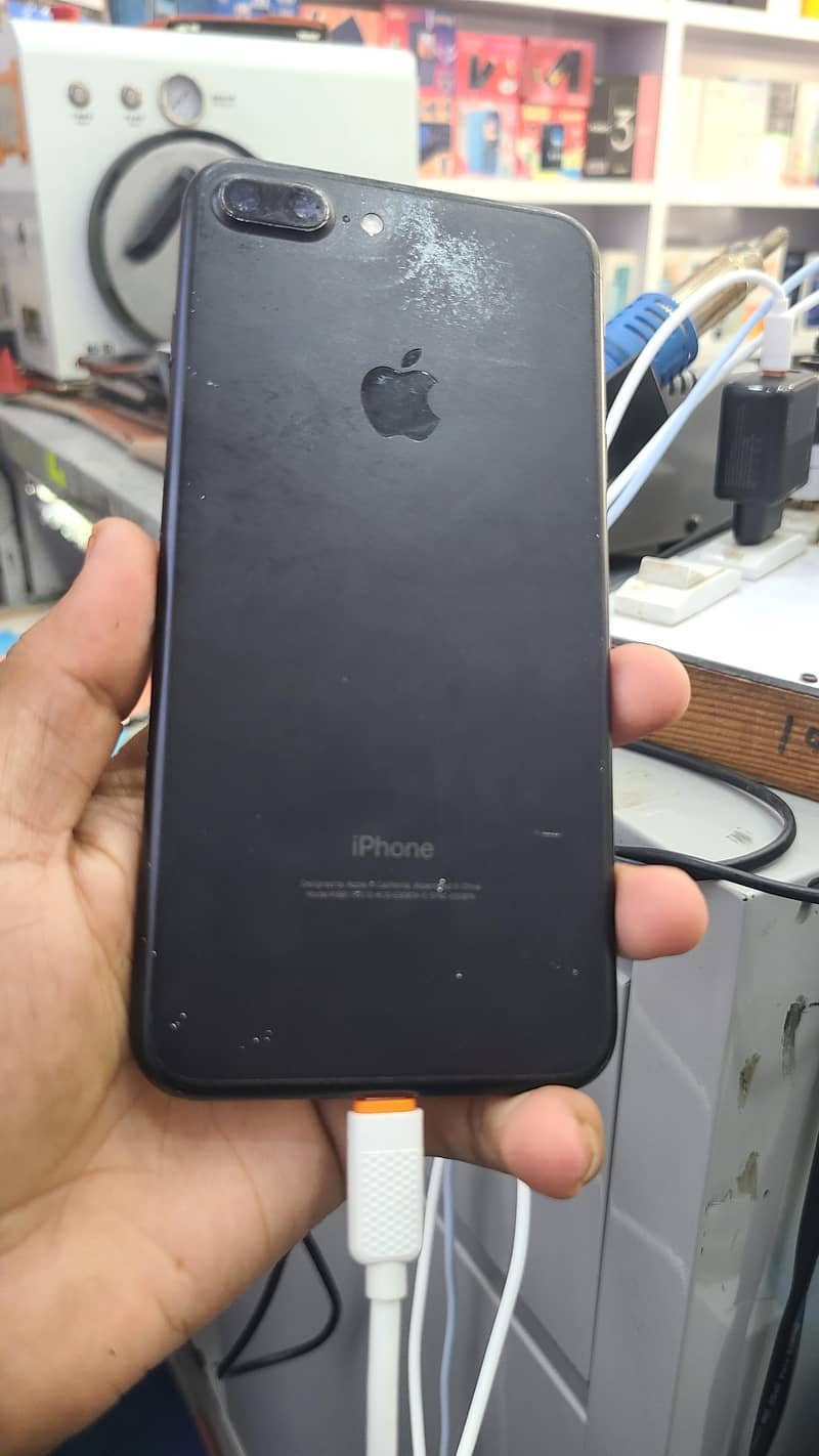 Apple iPhone 7 Plus 1