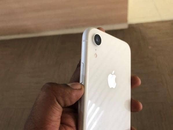 iPhone XR 256 GB Factory-unlock 4