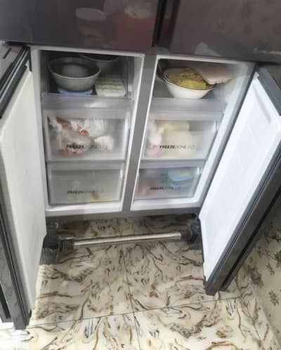 Haier REFRIGERATOR-FREEZER. . HRF-568TBG