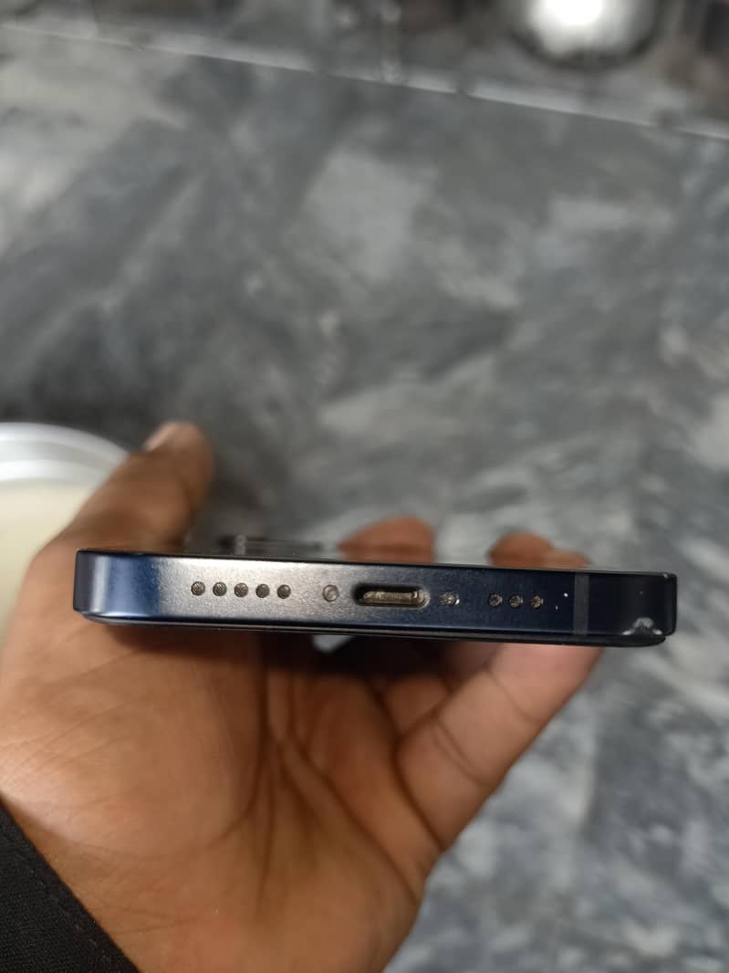 Apple iPhone 12 mdm 1