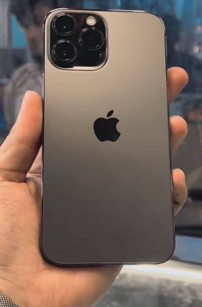 Apple iPhone 13 Pro Max 1