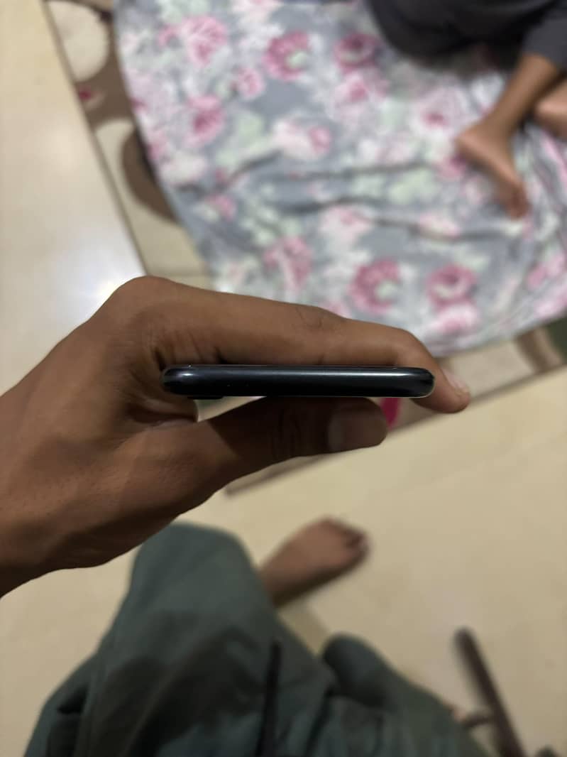 Apple iPhone SE 6
