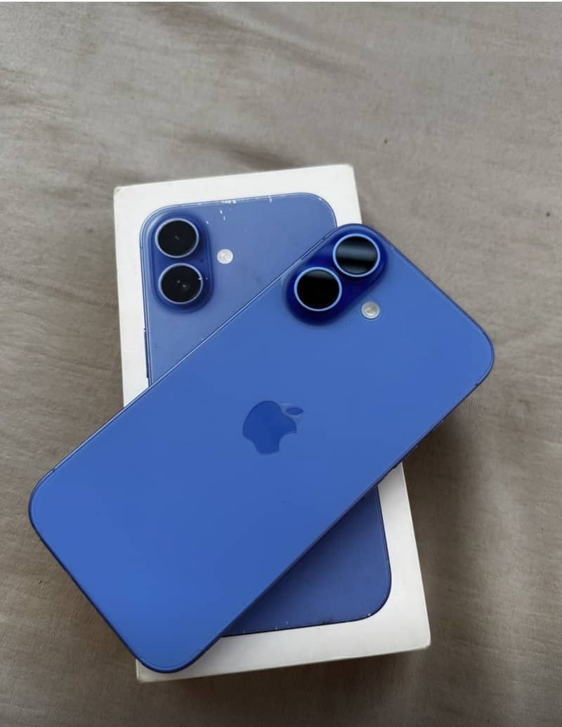 Apple iPhone 16 2