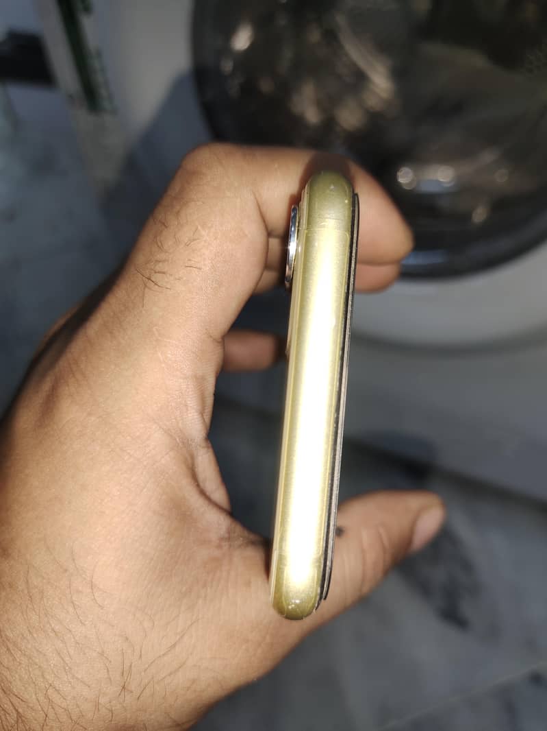 Apple iPhone 11 6