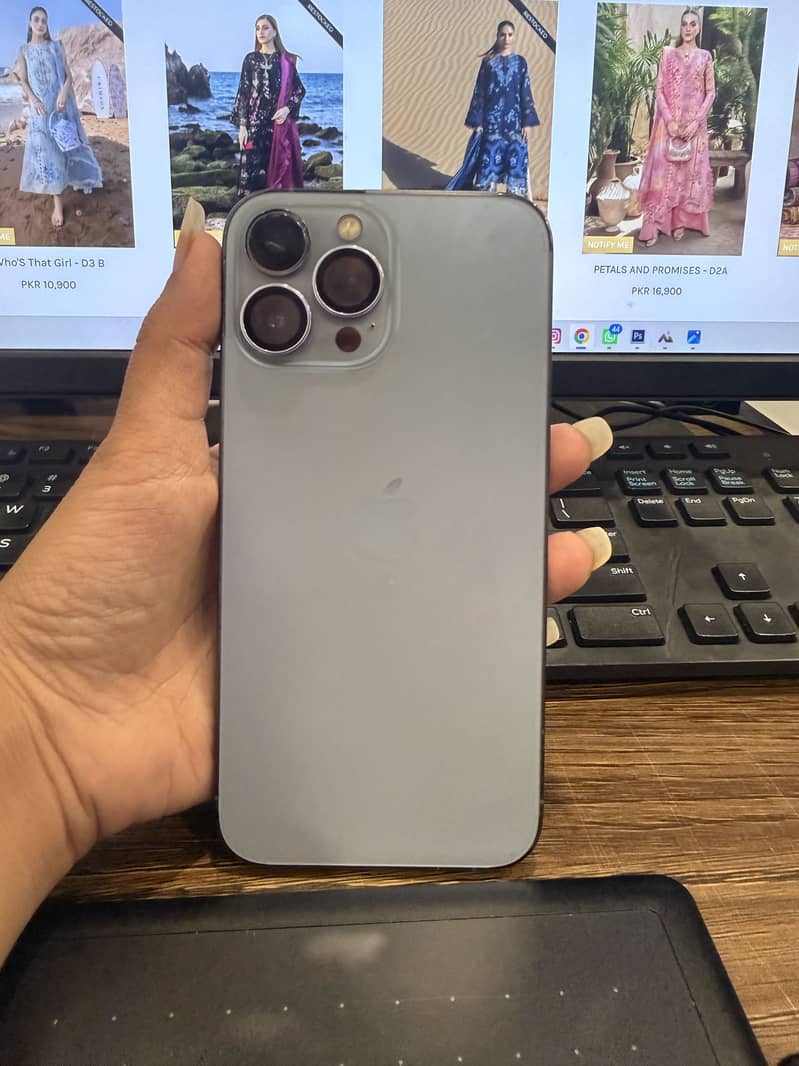Apple iPhone 13 Pro Max 4