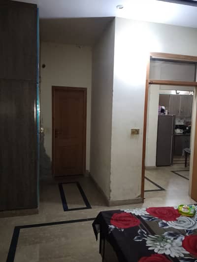 3 marla second floor Without gas near azam garden