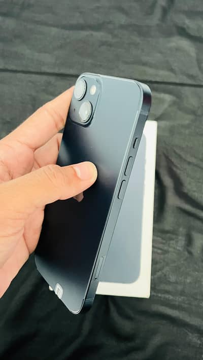 Apple iPhone 13