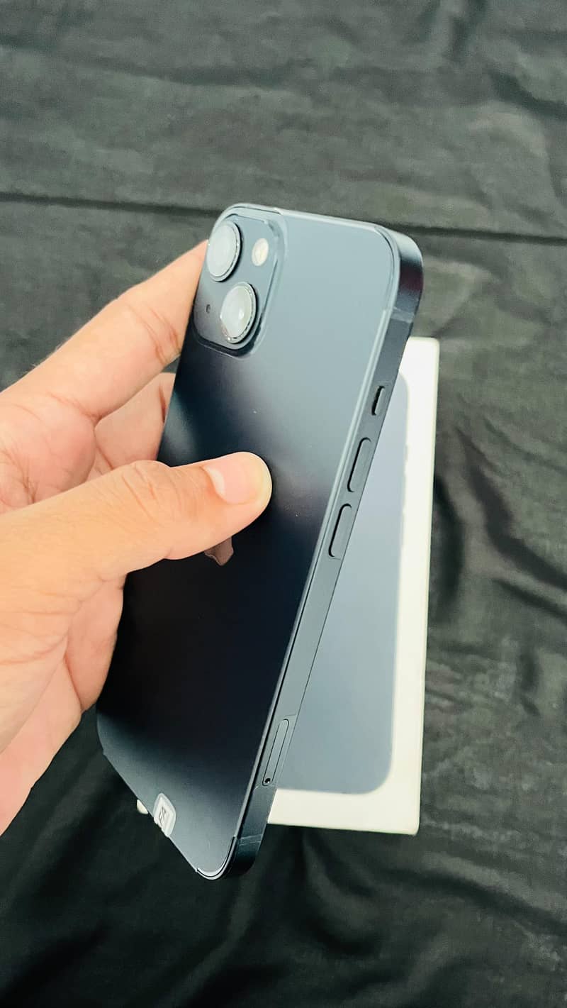 Apple iPhone 13 0