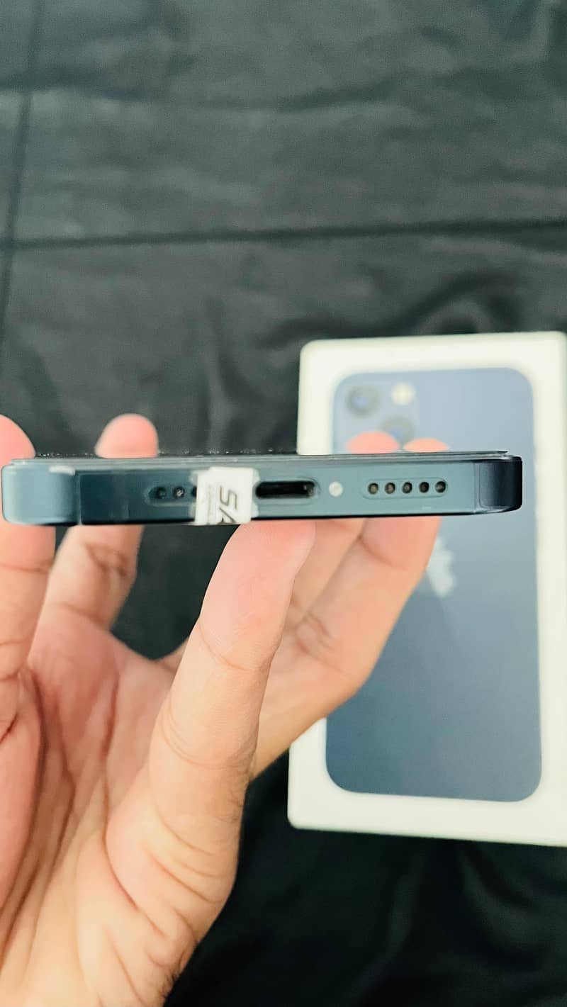 Apple iPhone 13 5
