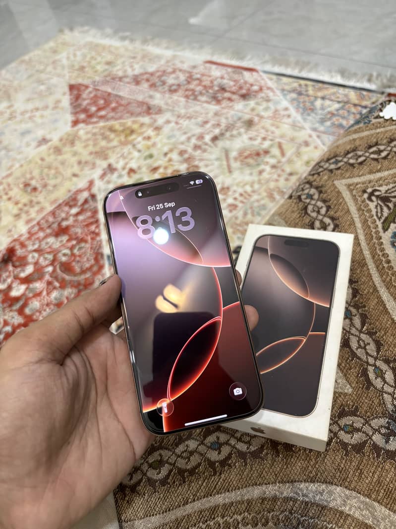 Apple iPhone 16 Pro 0