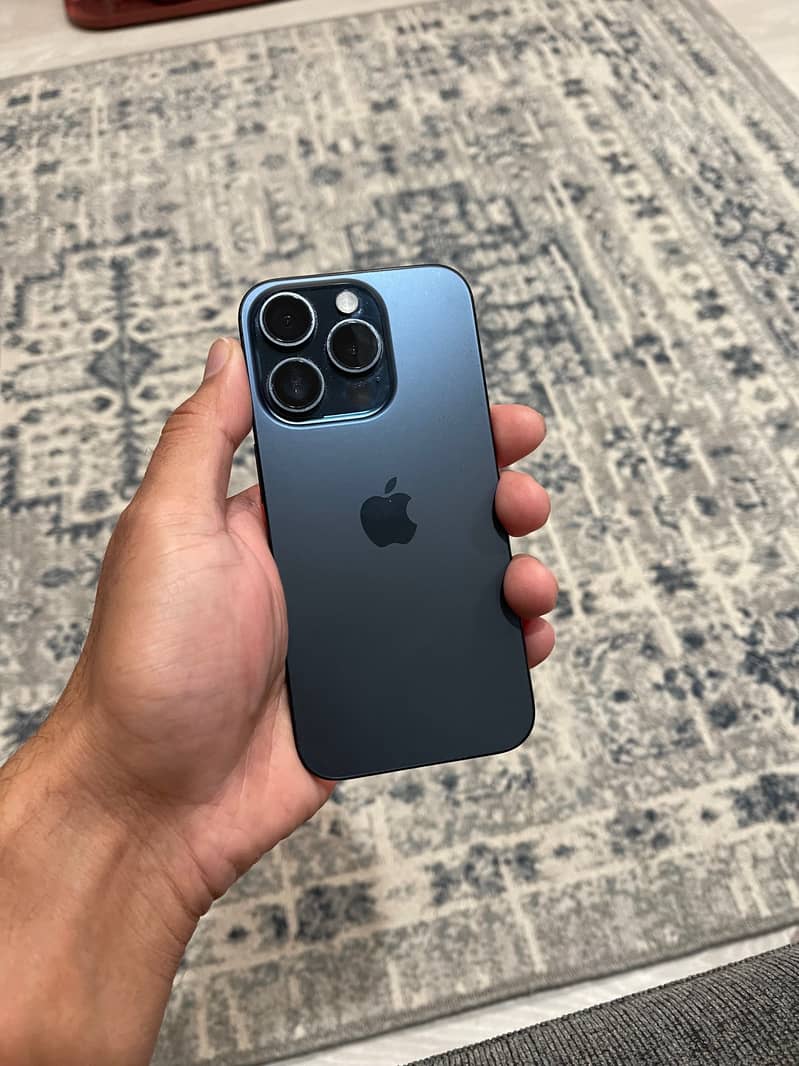Apple iPhone 15 Pro 0