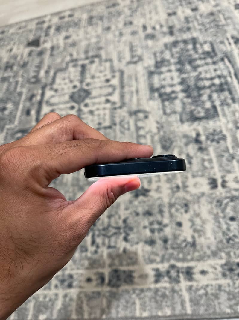 Apple iPhone 15 Pro 1