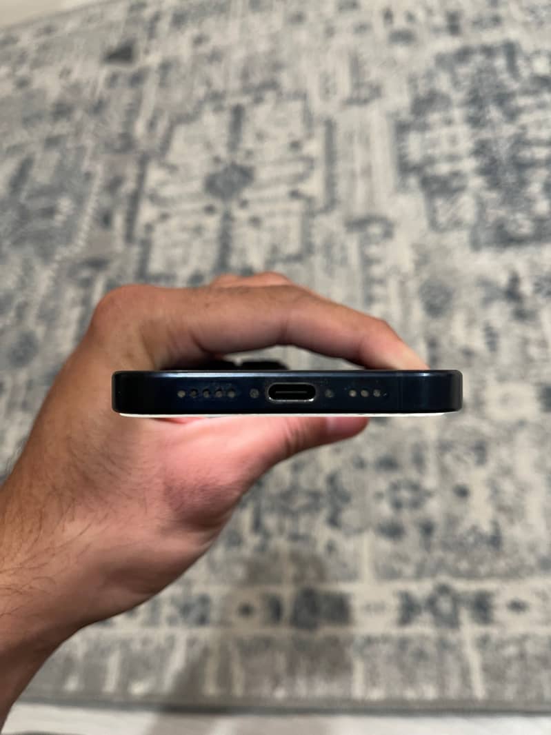 Apple iPhone 15 Pro 2