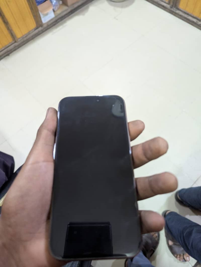 Apple iPhone 16 Pro Max 2