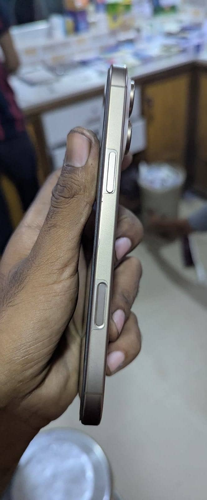Apple iPhone 16 Pro Max 6