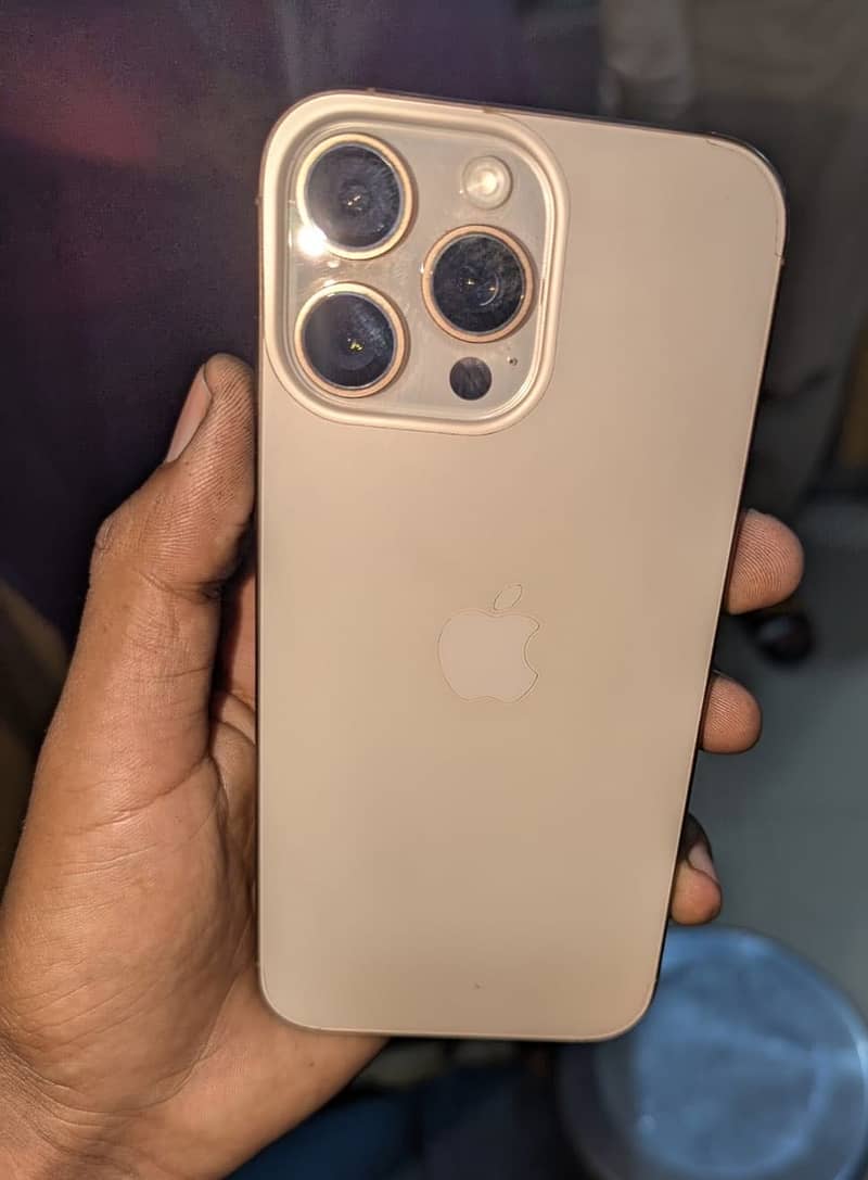 Apple iPhone 16 Pro Max 7