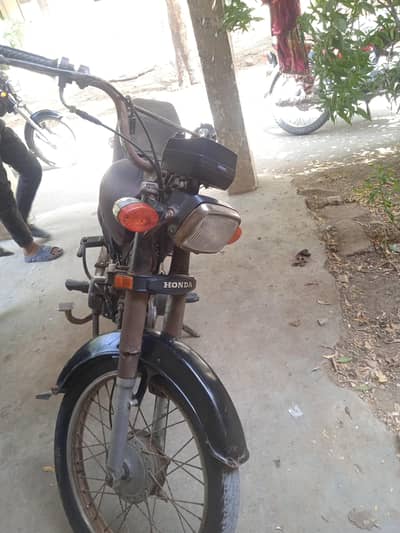 Metro 2006 good condition. . 03172116559. .