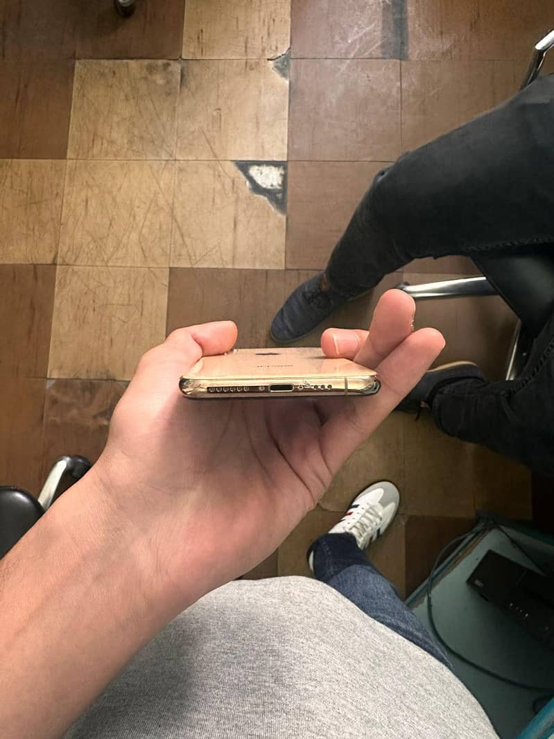 Apple iPhone XS 2